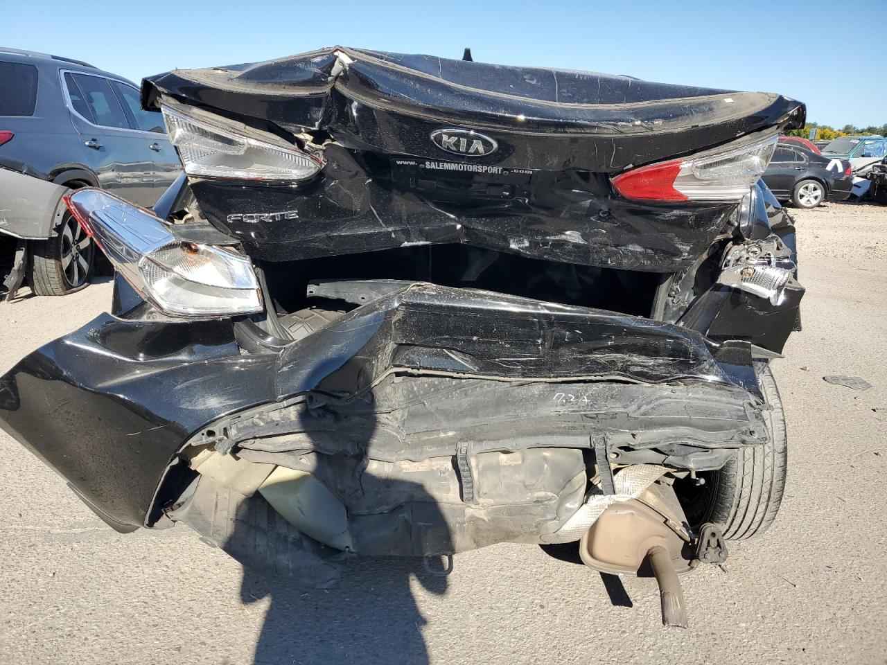 2015 KIA Forte VIN KNAFK4A65F5307803 Copart auction photo, all over damage thumbnail 6