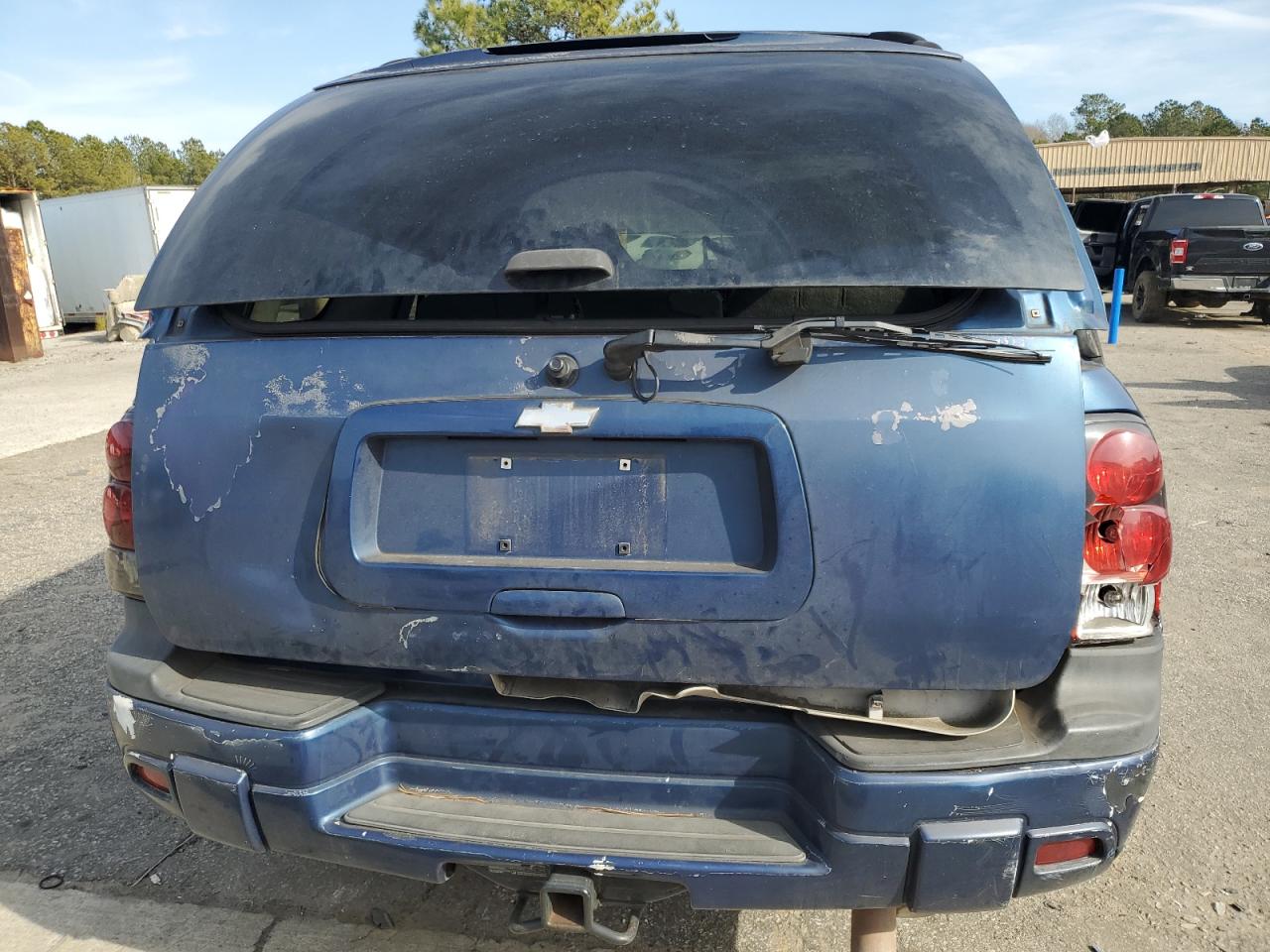 2005 Chevrolet TrailBlazer VIN 1GNDS13S452267546 Copart auction photo, front end damage thumbnail 6