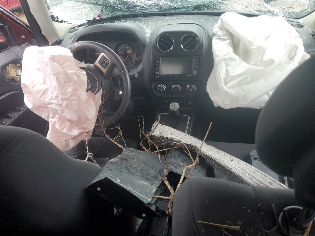 2014 Jeep Liberty (Patriot) VIN 1C4NJRFB9ED688497 Copart auction photo, all over damage thumbnail 8