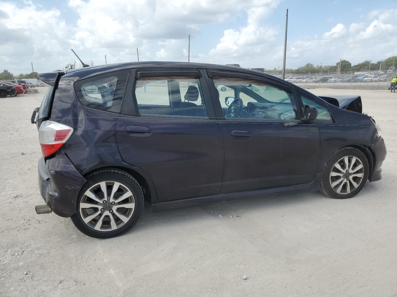 2013 Honda Fit VIN JHMGE8H53DC043300 Copart auction photo, front end / rear end damage thumbnail 3