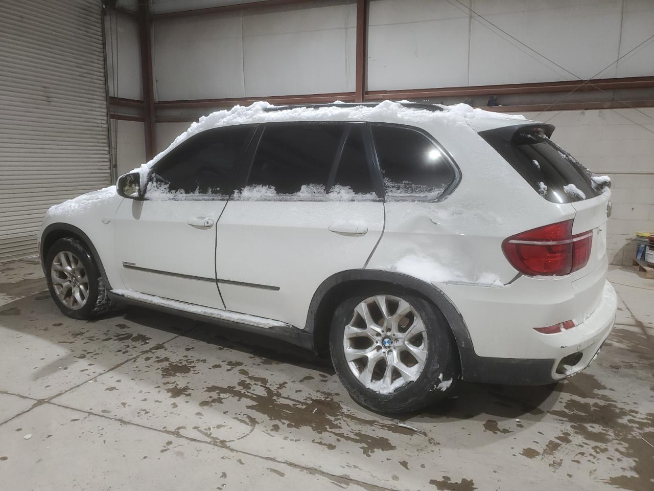 2011 BMW X5 VIN 5UXZV4C51BL738848 Copart auction photo, rear end damage thumbnail 2
