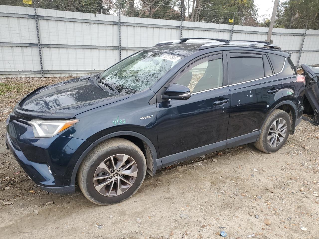 2018 Toyota RAV 4 VIN JTMRJREV3JD252347