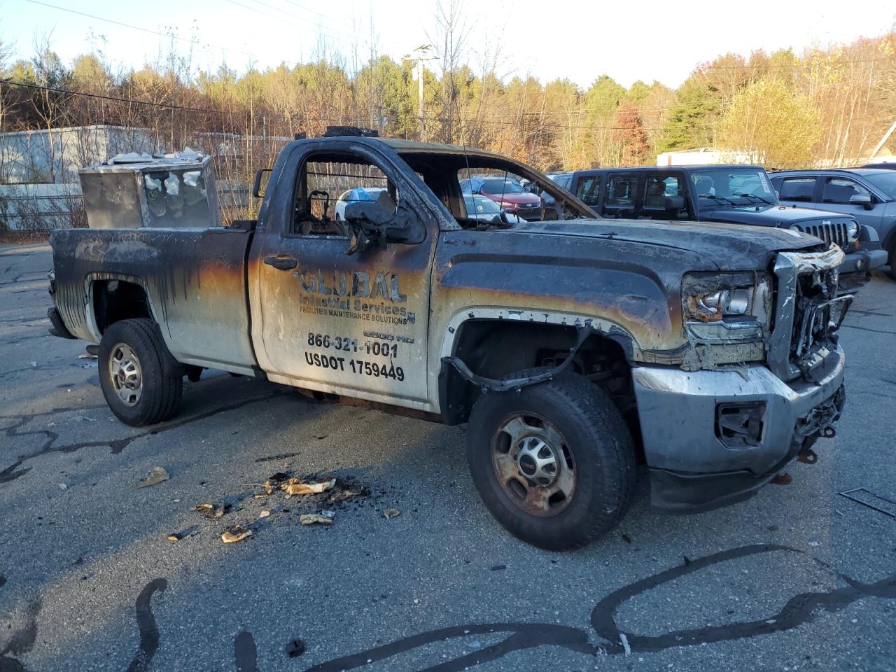 2018 GMC Sierra VIN 1GT02REG9JZ126259 Copart auction photo, burn / burn - interior damage thumbnail 4