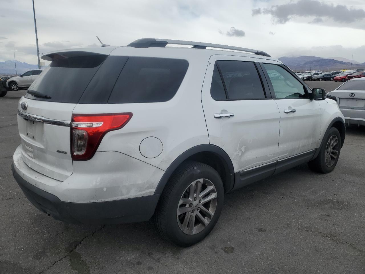 2015 Ford Explorer VIN 1FM5K8D89FGB61134 Copart auction photo, front end damage thumbnail 3