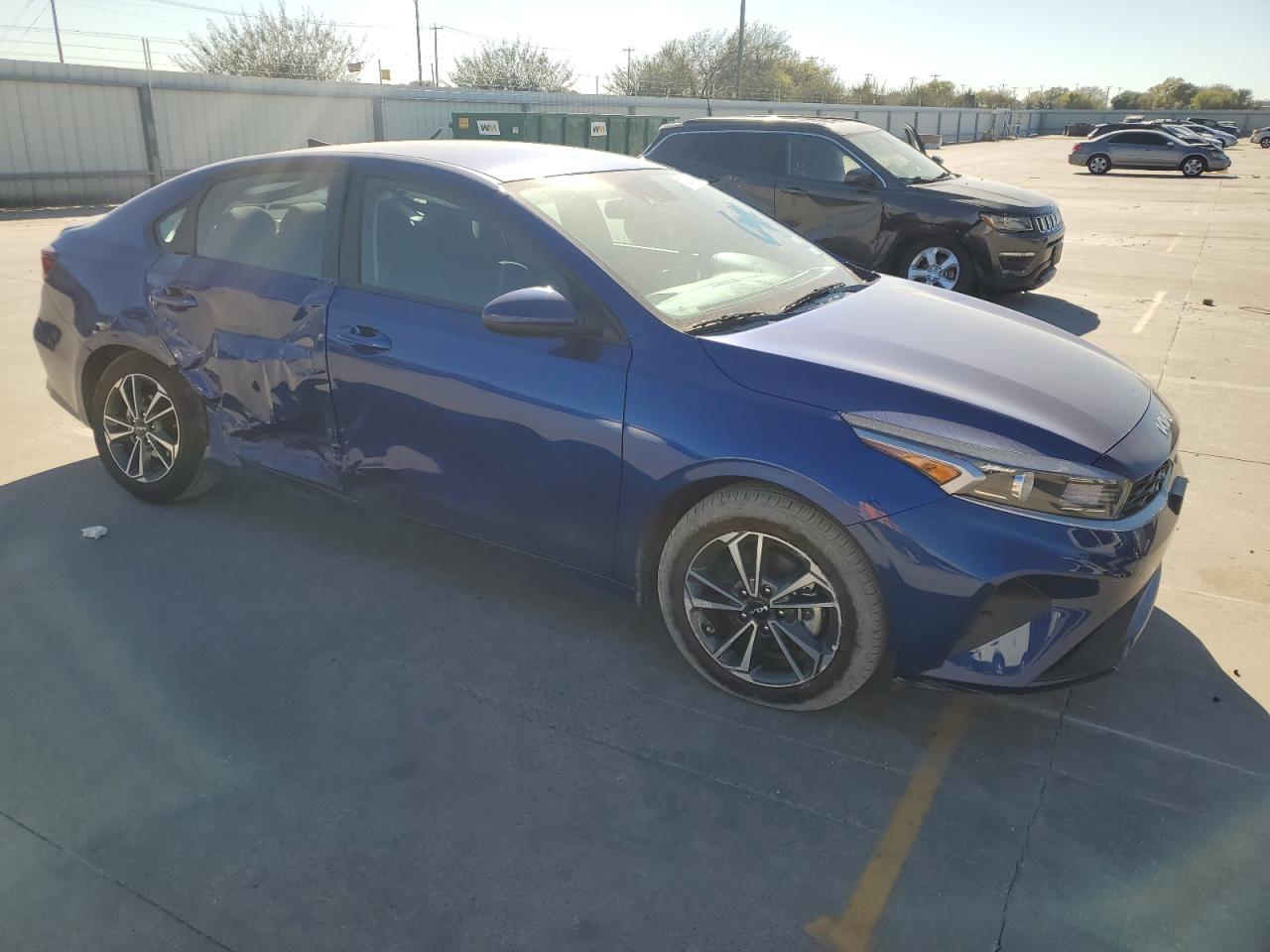2024 KIA Forte VIN 3KPF24AD1RE768135 Copart auction photo, all over / minor dent/scratches damage thumbnail 4