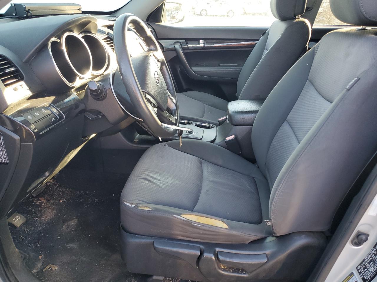 2012 KIA Sorento VIN 5XYKT3A19CG192302 Copart auction photo, minor dent/scratches damage thumbnail 7
