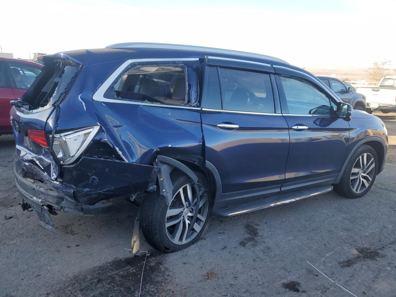 2017 Honda Pilot VIN 5FNYF6H94HB041445 Copart auction photo, rear end / side damage thumbnail 3
