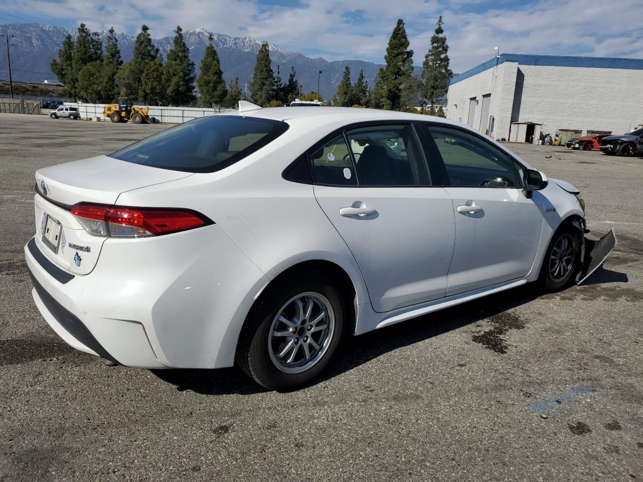 2020 Toyota Corolla VIN JTDEBRBE6LJ006980 Copart auction photo, front end damage thumbnail 3