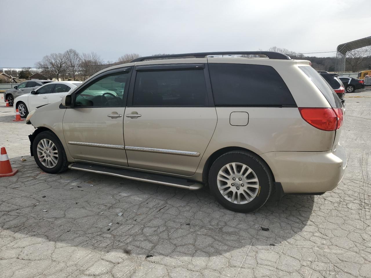 2010 Toyota Sienna VIN 5TDYK4CC6AS299678 Copart auction photo, front end damage thumbnail 2