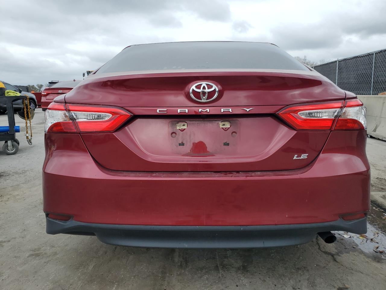 2018 Toyota Camry VIN 4T1B11HK8JU610610 Copart auction photo, front end damage thumbnail 6