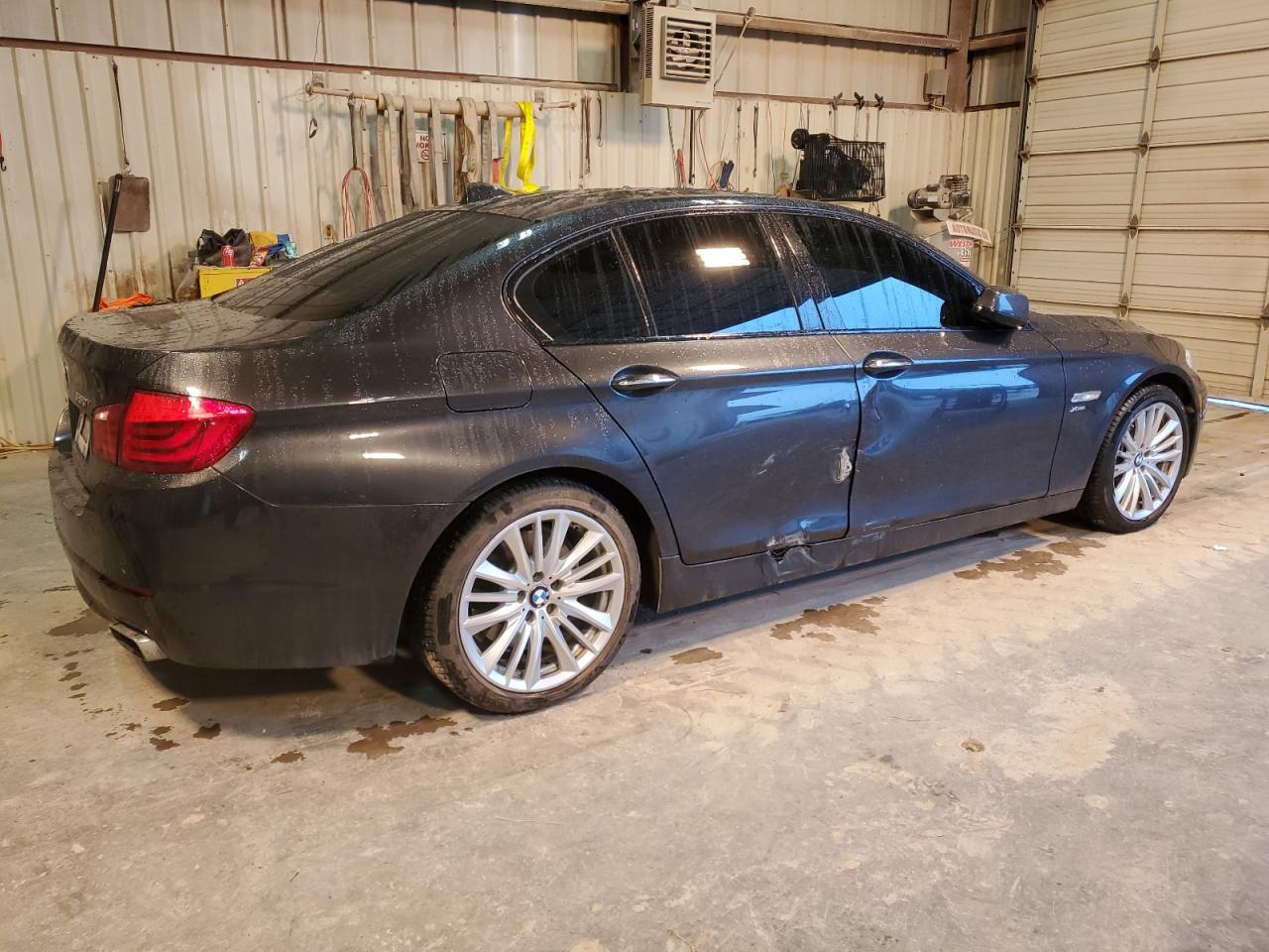 2011 BMW 5er VIN WBAFU9C59BC786034 Copart auction photo, side / minor dent/scratches damage thumbnail 3