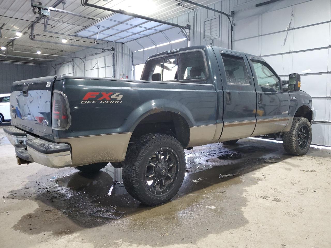 2004 Ford F250 VIN 1FTNW21P84EA13373 Copart auction photo, side / front end damage thumbnail 3