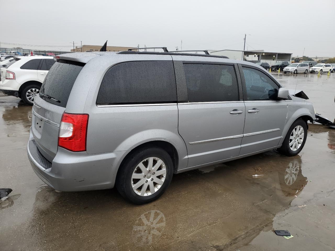 2013 Chrysler Town & Country VIN 2C4RC1BG1DR745527 Copart auction photo, front end damage thumbnail 3