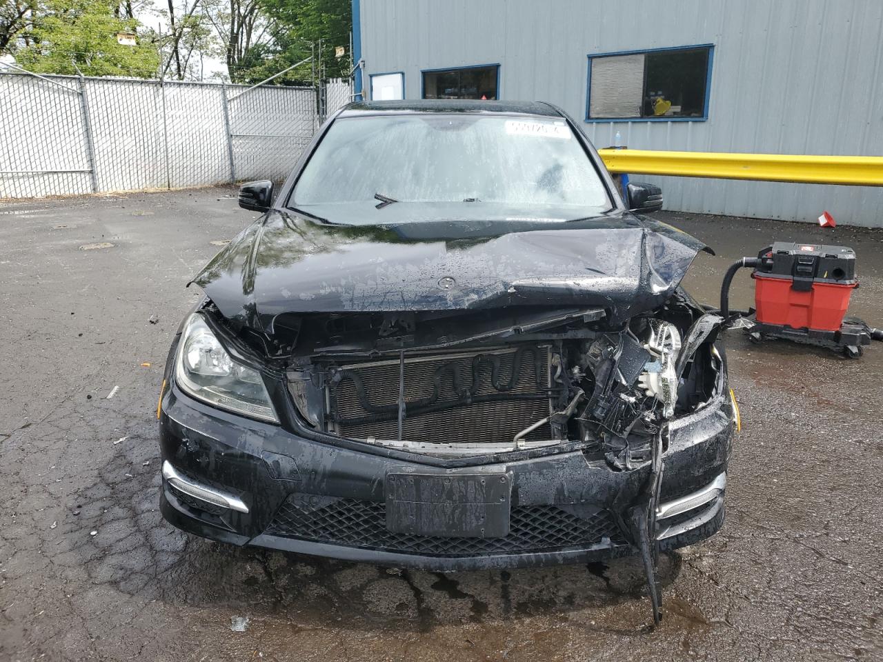 2013 Mercedes-Benz C-klasse VIN WDDGF8AB2DR244204 Copart auction photo, front end damage thumbnail 5