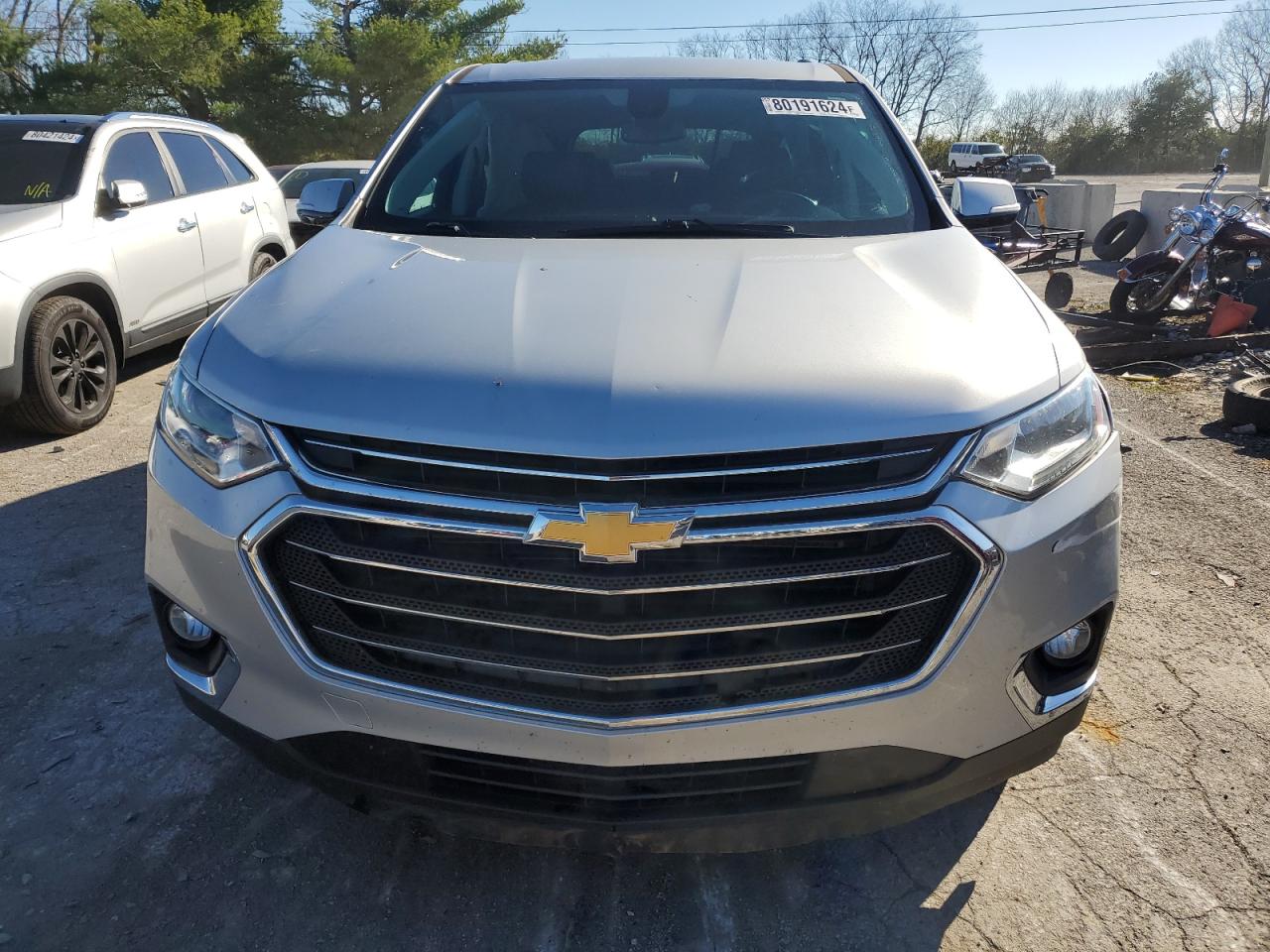 2019 Chevrolet Traverse VIN 1GNEVHKW4KJ223122 Copart auction photo, side / front end damage thumbnail 5