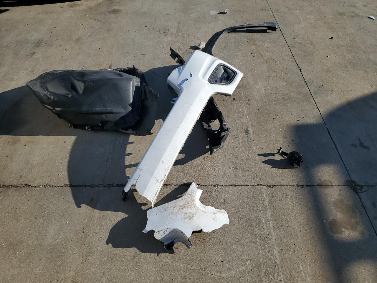 2019 Jeep Grand Cherokee VIN 1C4PJLCB7KD109903 Copart auction photo, front end damage thumbnail 13