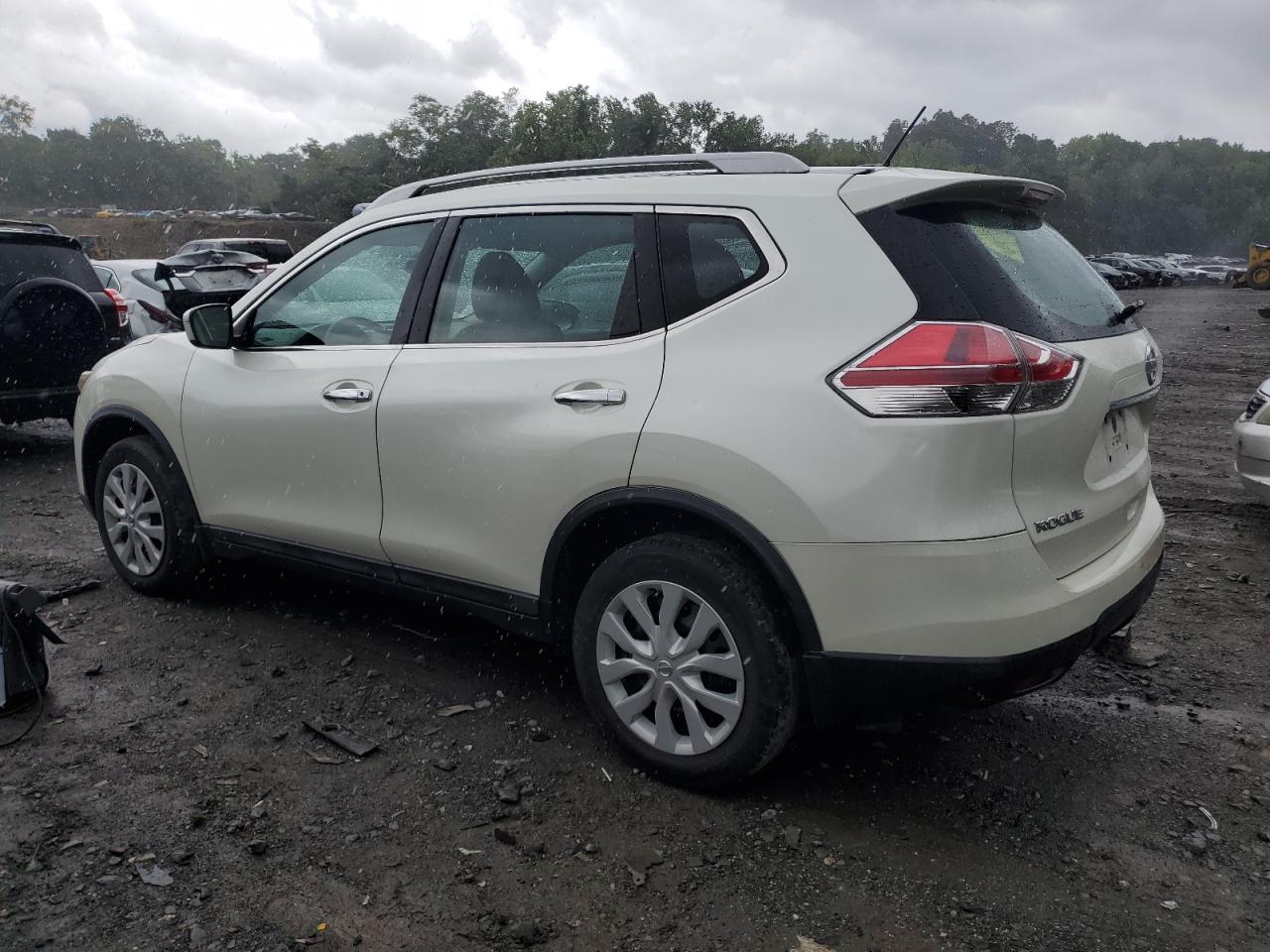 2015 Nissan Rogue VIN 5N1AT2MT6FC863769 Copart auction photo, side / front end damage thumbnail 2