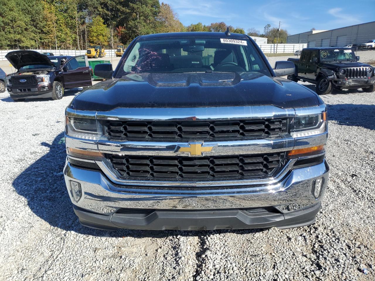 2017 Chevrolet Silverado VIN 3GCPCRECXHG318700 Copart auction photo, side / rear end damage thumbnail 5