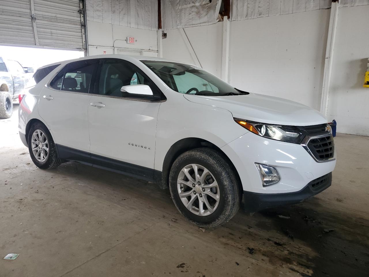 2018 Chevrolet Equinox VIN 3GNAXSEV3JS552884 Copart auction photo, rear end / side damage thumbnail 4