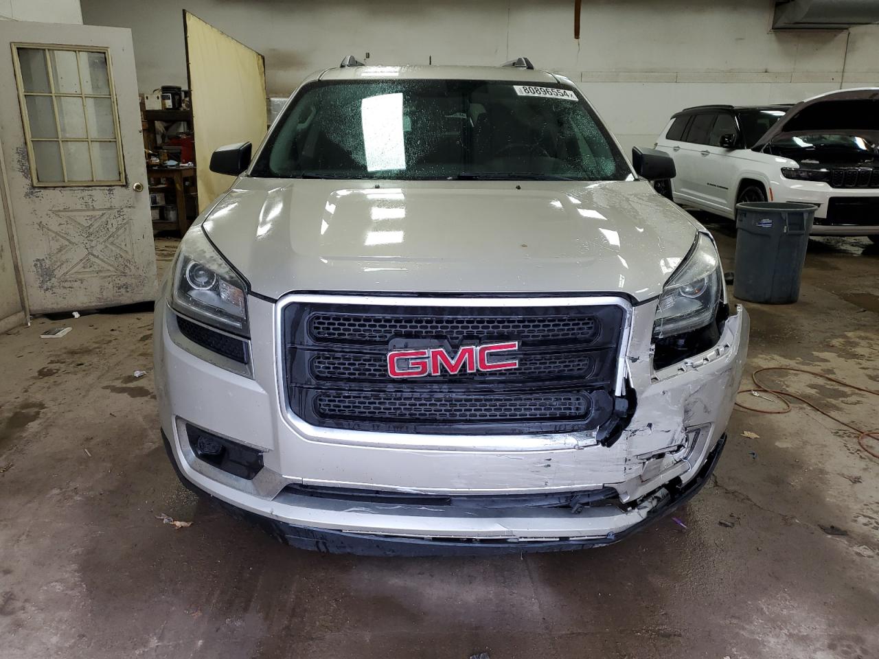 2016 GMC Acadia VIN 1GKKVPKD1GJ258278 Copart auction photo, front end / minor dent/scratches damage thumbnail 5