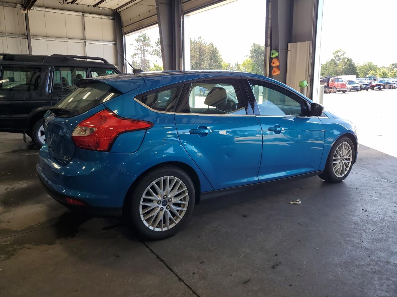 2013 Ford Focus VIN 1FADP3N25DL210564 Copart auction photo, front end / side damage thumbnail 3