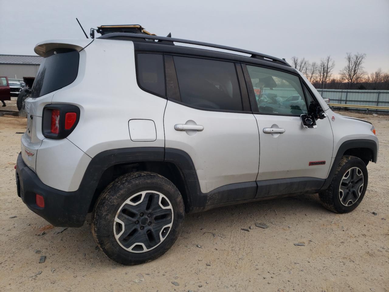 2015 Jeep Renegade VIN ZACCJBCT6FPC46839 Copart auction photo, all over / undercarriage damage thumbnail 3