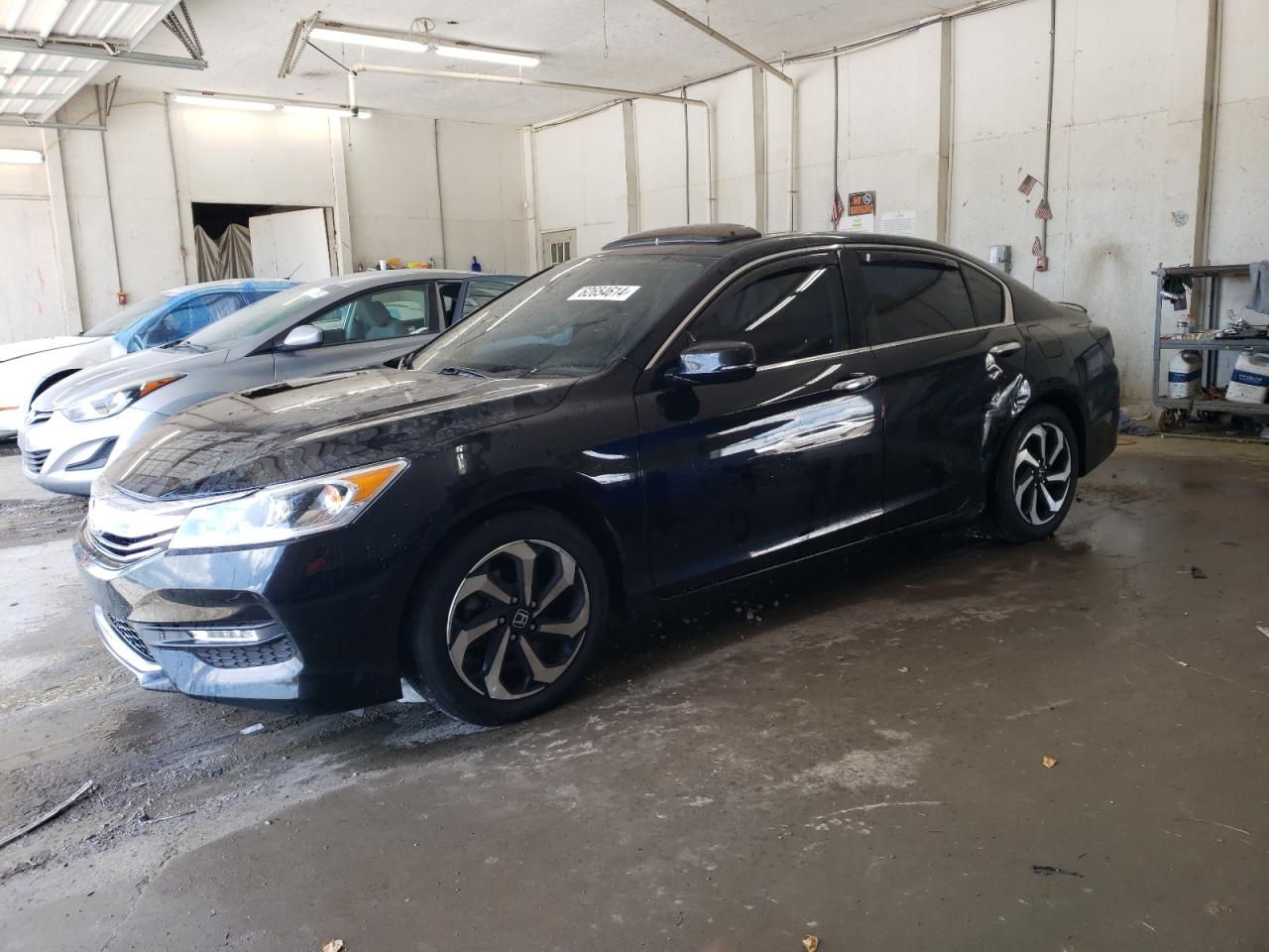 2017 Honda Accord VIN 1HGCR3F84HA040171
