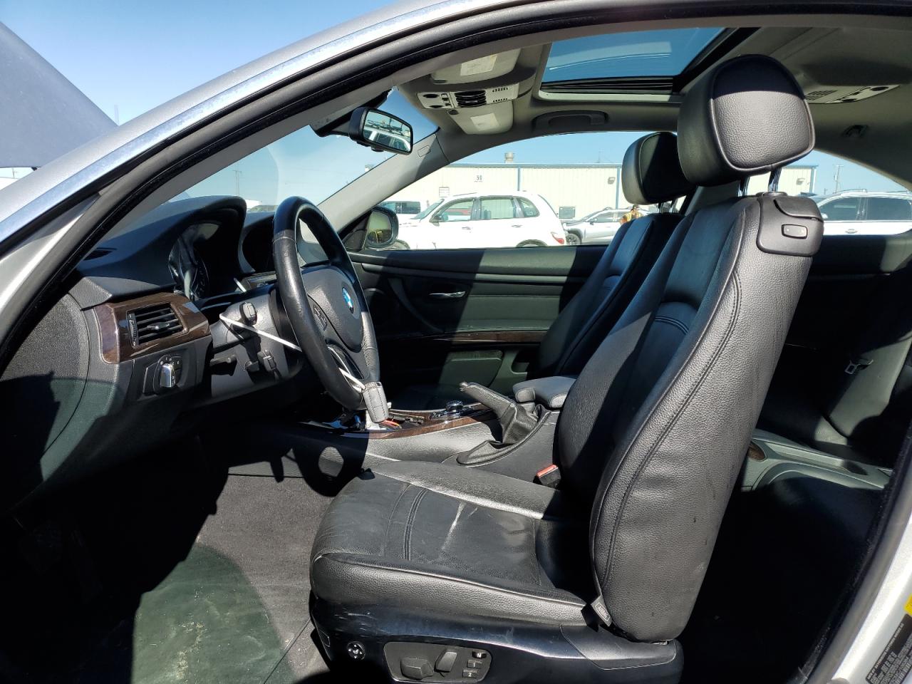 2012 BMW 3er VIN WBAKE5C5XCJ106384 Copart auction photo, front end / minor dent/scratches damage thumbnail 7