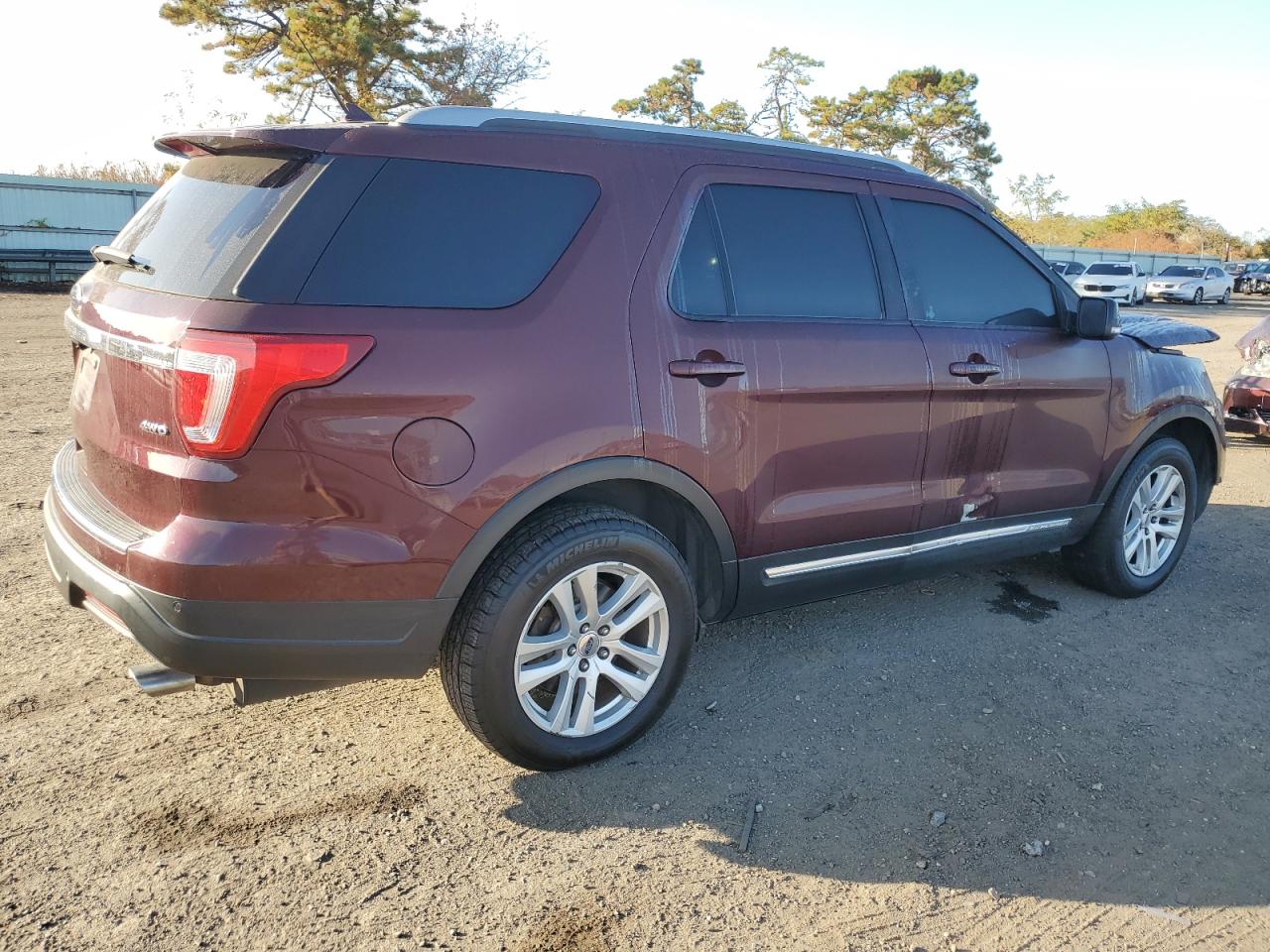 2018 Ford Explorer VIN 1FM5K8D89JGB83255 Copart auction photo, front end / side damage thumbnail 3