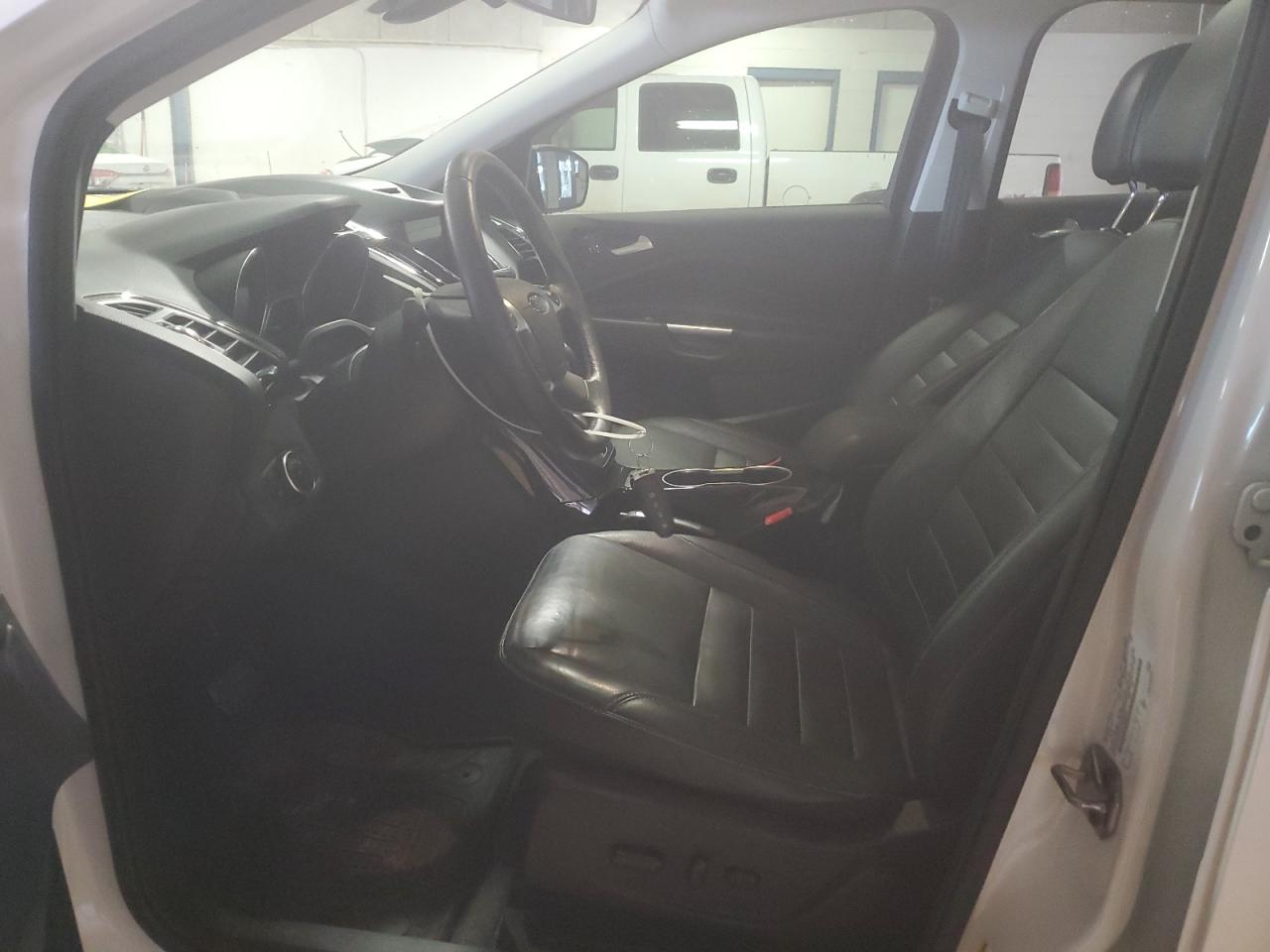 2016 Ford Escape VIN 1FMCU9J9XGUB55821 Copart auction photo, front end / minor dent/scratches damage thumbnail 7