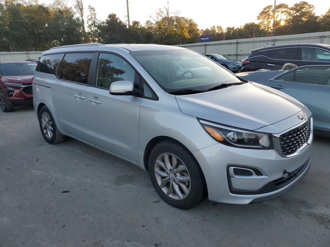 2019 KIA Sedona VIN KNDMB5C11K6492874 Copart auction photo, water/flood damage thumbnail 4