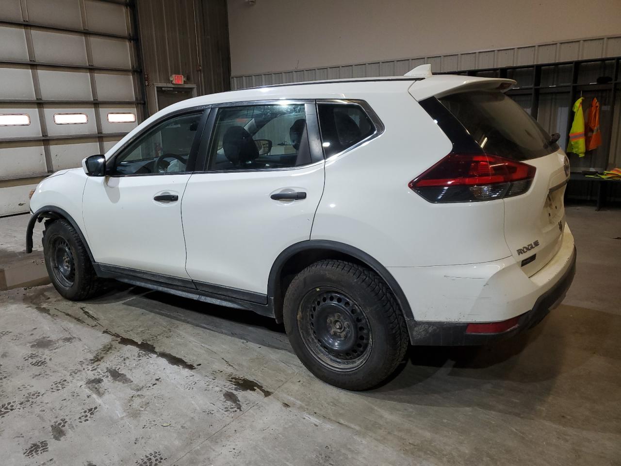 2018 Nissan Rogue VIN KNMAT2MV7JP570776 Copart auction photo, front end damage thumbnail 2
