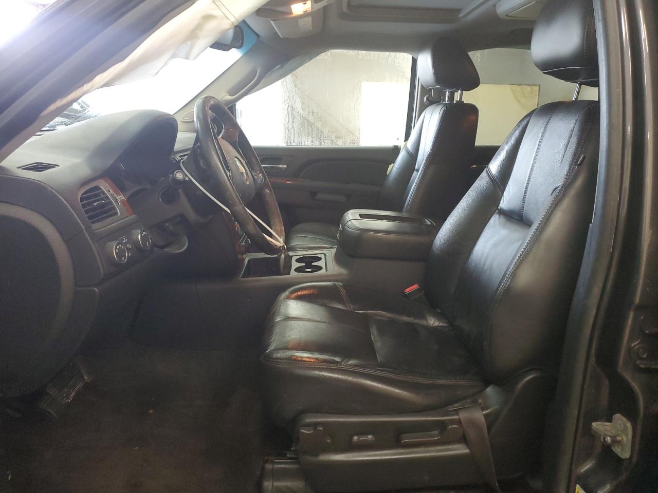 2010 Chevrolet Tahoe VIN 1GNUKBE04AR249101 Copart auction photo, all over / undercarriage damage thumbnail 7