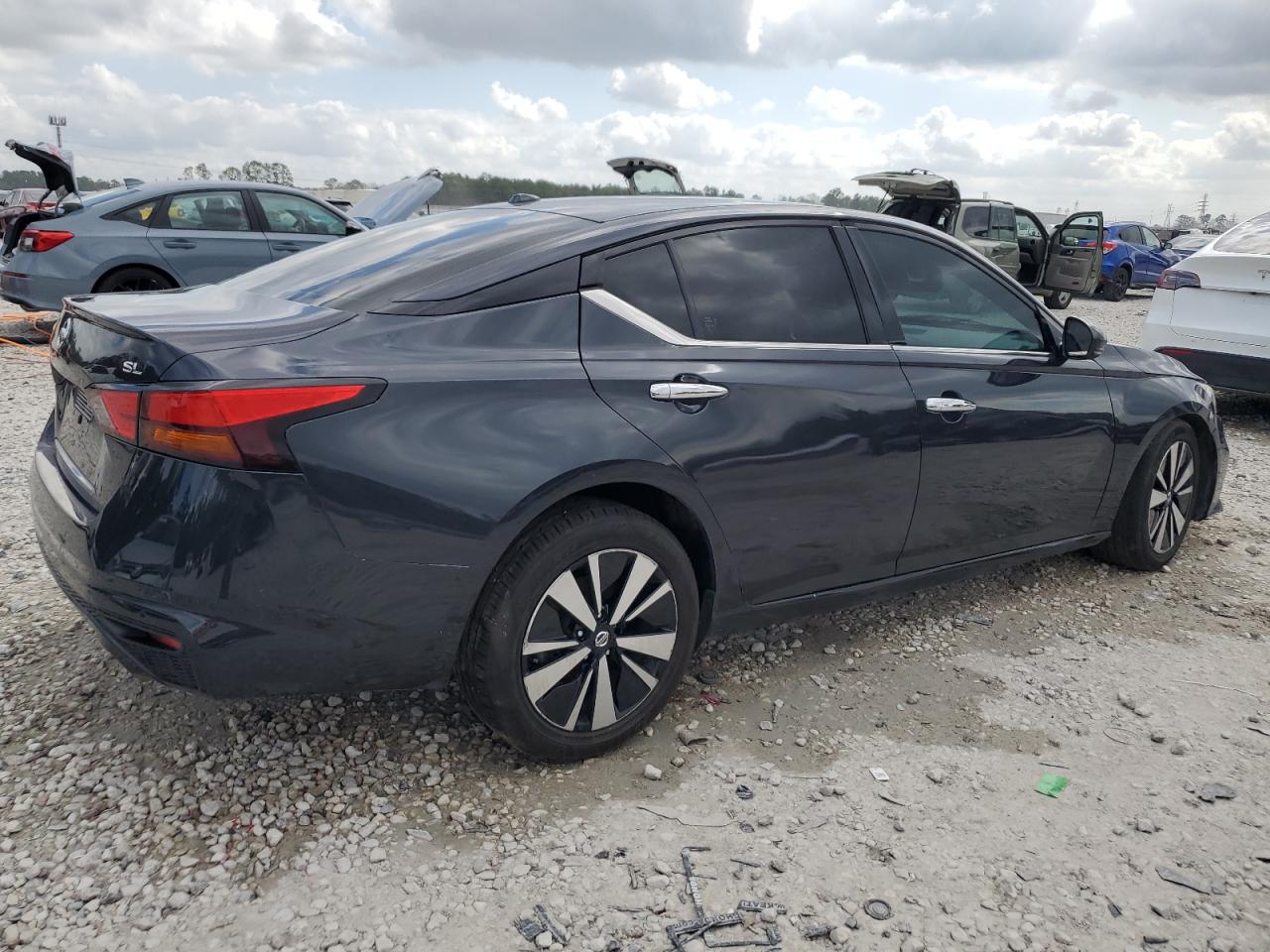 2020 Nissan Altima VIN 1N4BL4EV3LC136708 Copart auction photo, front end / side damage thumbnail 3