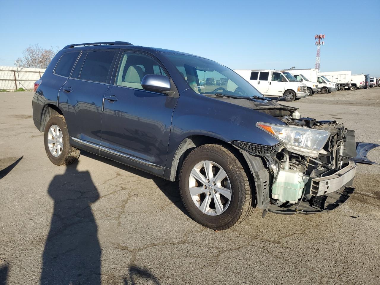 2012 Toyota Highlander VIN 5TDZK3EH0CS087966 Copart auction photo, front end / undercarriage damage thumbnail 4