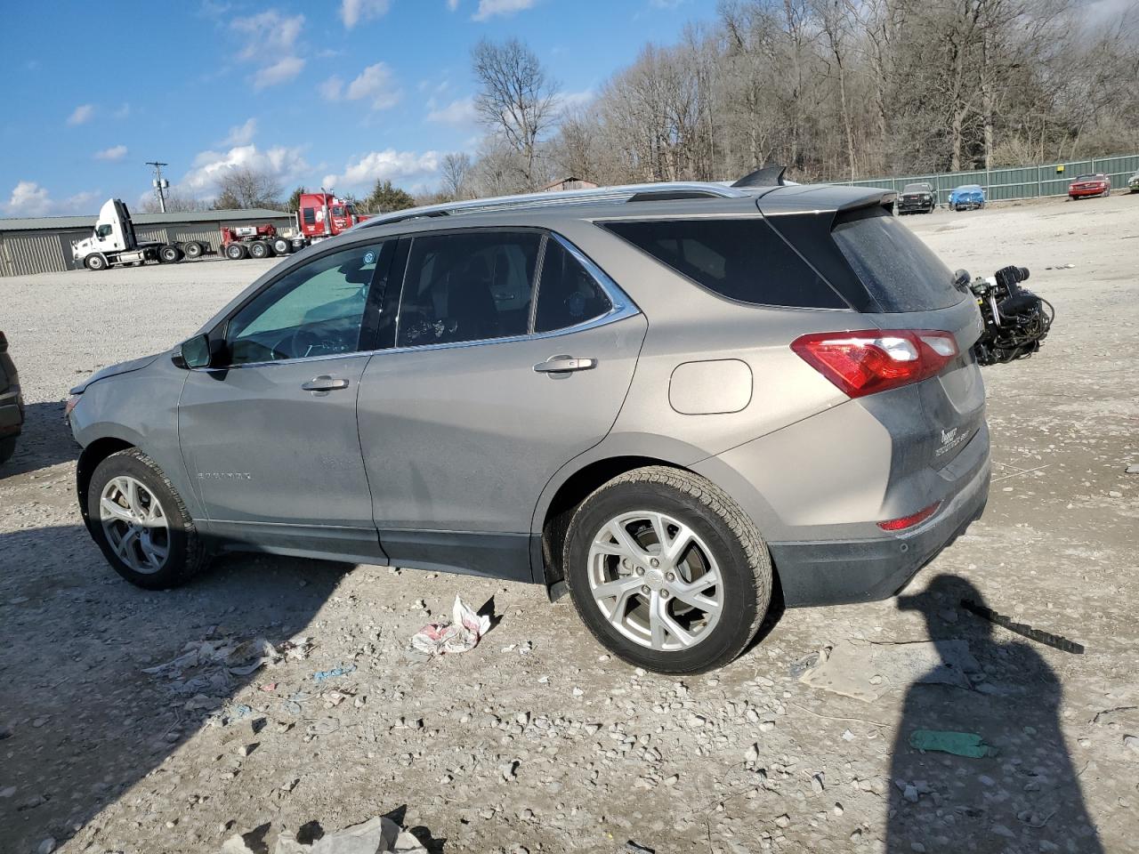 2019 Chevrolet Equinox VIN 3GNAXVEX2KS542769 Copart auction photo, front end / side damage thumbnail 2