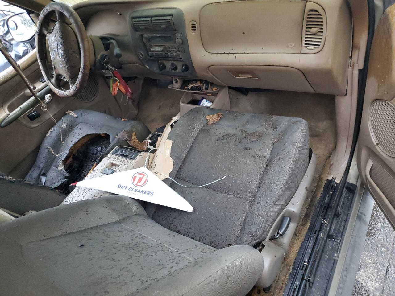 2002 Ford Explorer VIN 1FMYU60E22UC22309 Copart auction photo, burn / burn - interior damage thumbnail 8