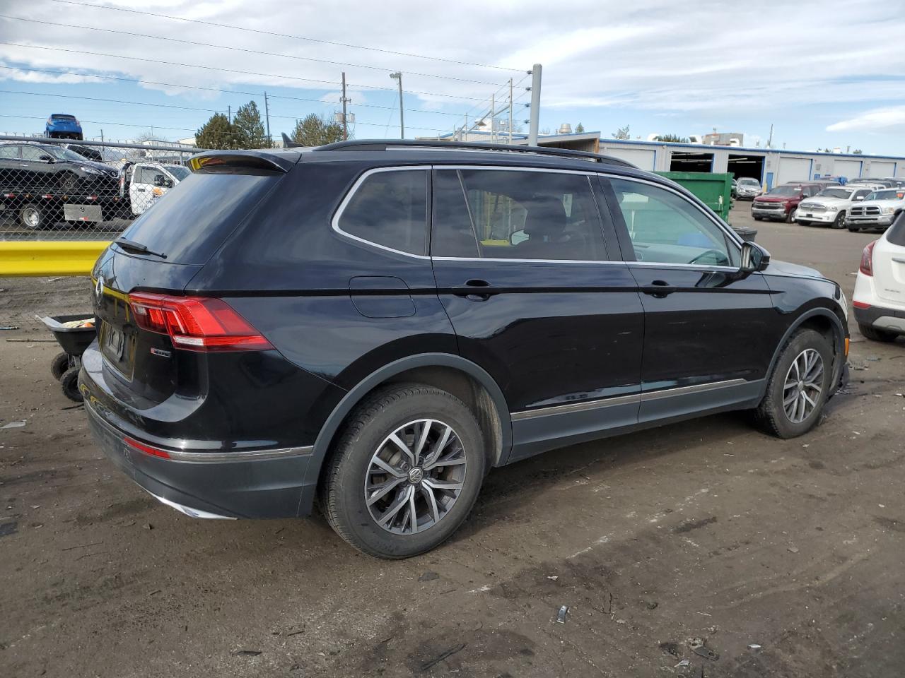 2020 Volkswagen Tiguan VIN 3VV2B7AX2LM164781 Copart auction photo, front end / hail damage thumbnail 3