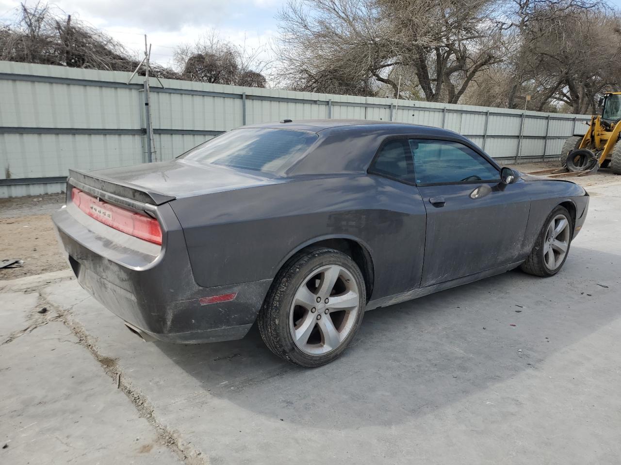 2013 Dodge Challenger VIN 2C3CDYBT2DH652132 Copart auction photo, front end / minor dent/scratches damage thumbnail 3