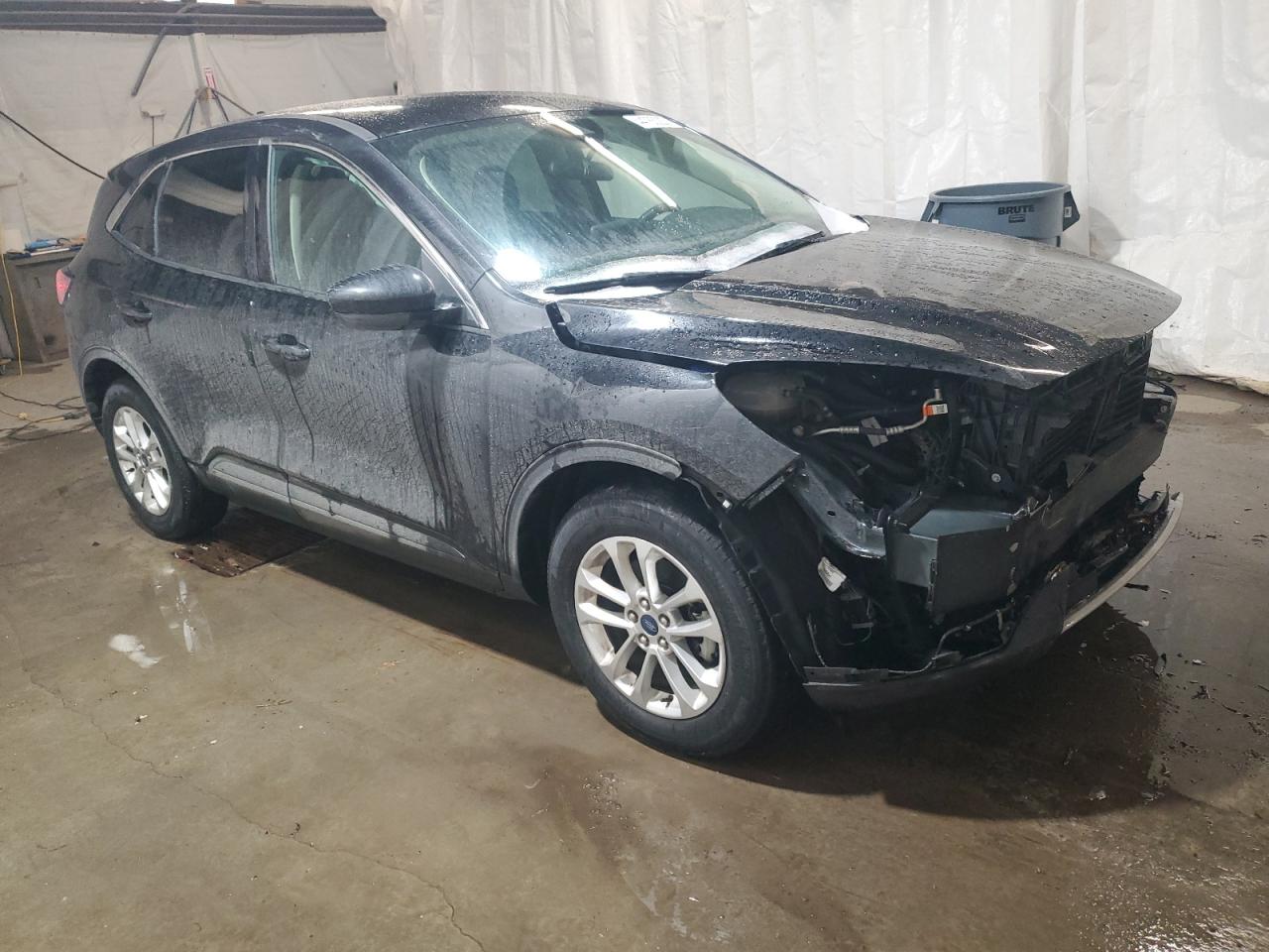 2020 Ford Escape VIN 1FMCU0G66LUC29335 Copart auction photo, front end / side damage thumbnail 4