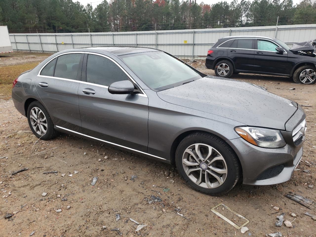 2017 Mercedes-Benz C-klasse VIN 55SWF4KB9HU201437 Copart auction photo, front end / side damage thumbnail 4