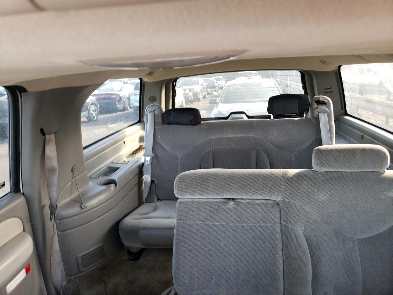 2000 GMC Yukon VIN 3GKFK16T1YG143031 Copart auction photo, rear end damage thumbnail 10