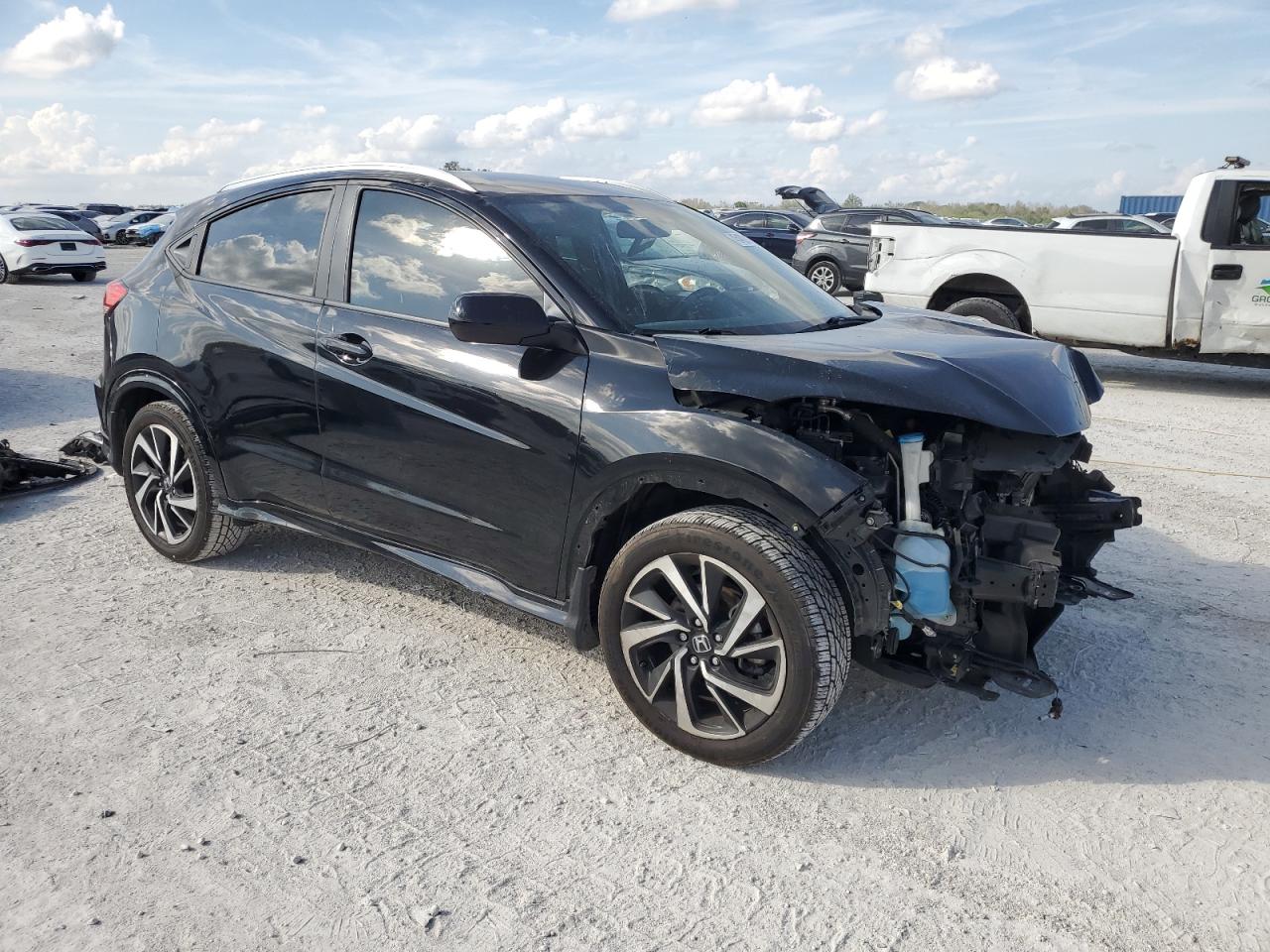 2019 Honda HR-V VIN 3CZRU5H18KG707250 Copart auction photo, front end / minor dent/scratches damage thumbnail 4