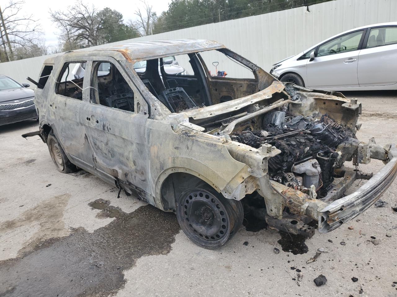 2013 Ford Explorer VIN 1FM5K7B89DGC89755 Copart auction photo, burn damage thumbnail 4