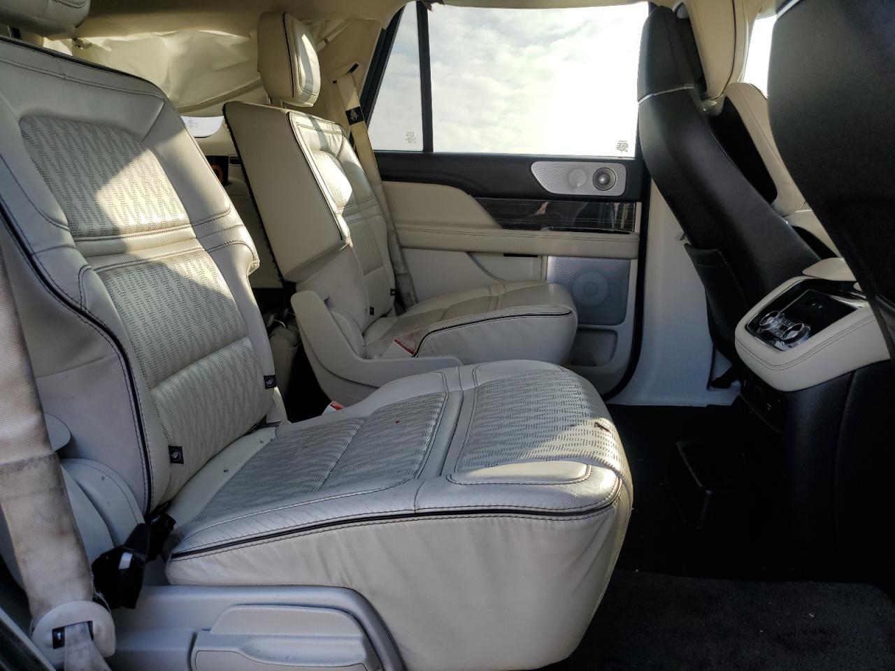 2020 Lincoln Navigator VIN 5LMJJ2TT4LEL18352 Copart auction photo, all over damage thumbnail 12