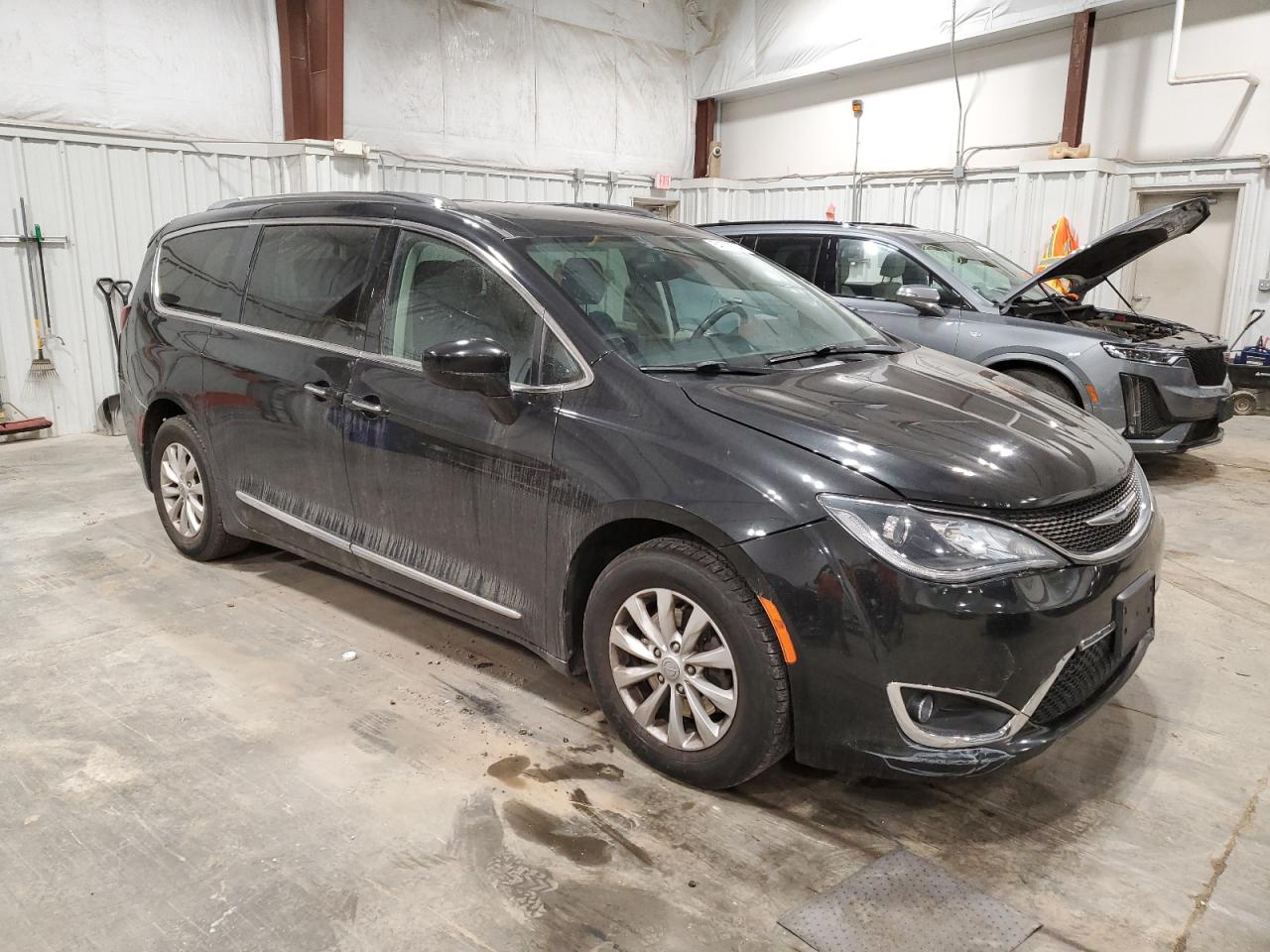 2019 Chrysler Pacifica VIN 2C4RC1BG9KR626427 Copart auction photo, all over damage thumbnail 4