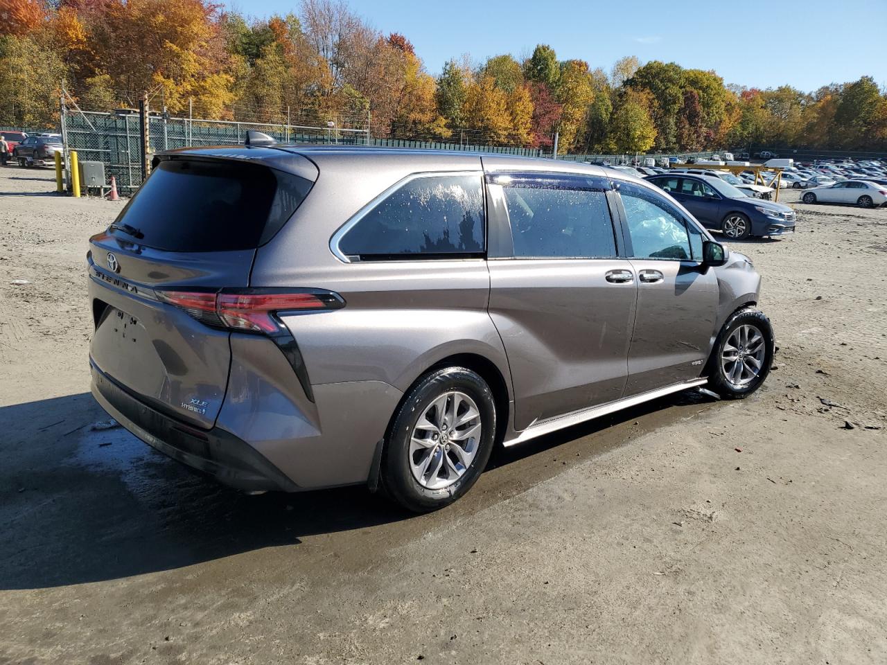 2021 Toyota Sienna VIN 5TDYSKFC9MS013245 Copart auction photo, side / front end damage thumbnail 3