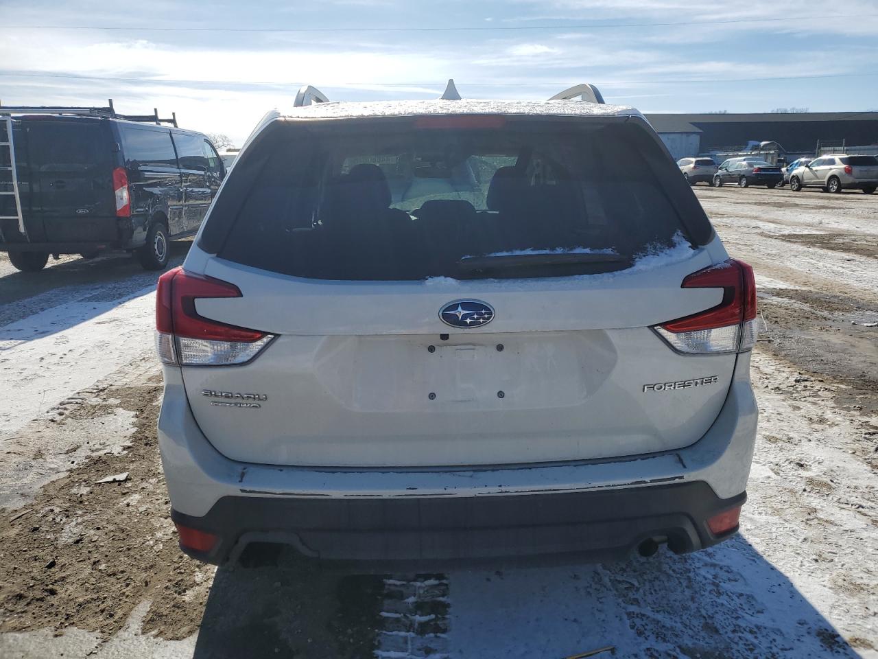 2021 Subaru Forester VIN JF2SKAJC2MH476261 Copart auction photo, side / minor dent/scratches damage thumbnail 6