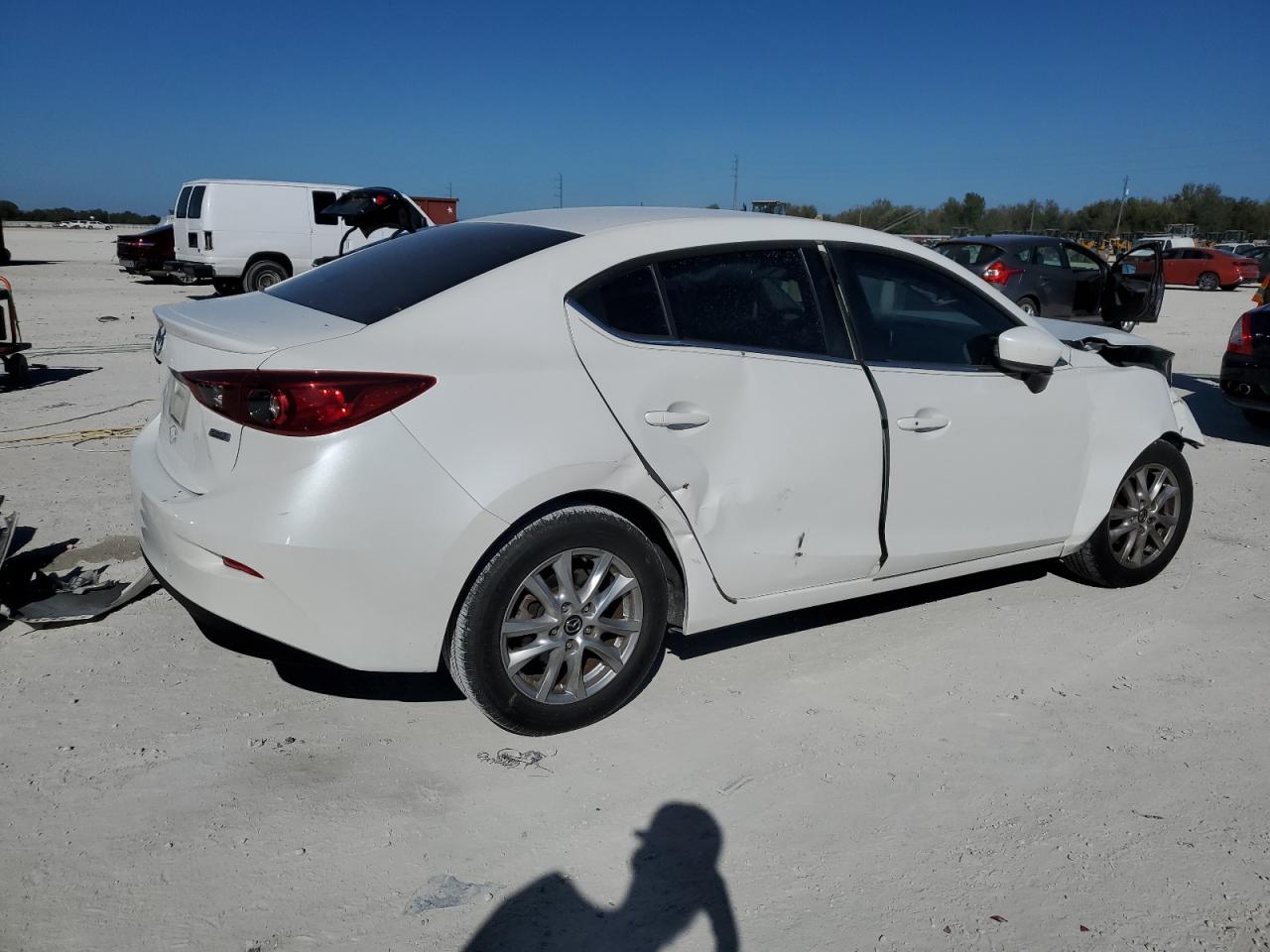 2014 Mazda 3 VIN JM1BM1V77E1121540 Copart auction photo, front end / side damage thumbnail 3