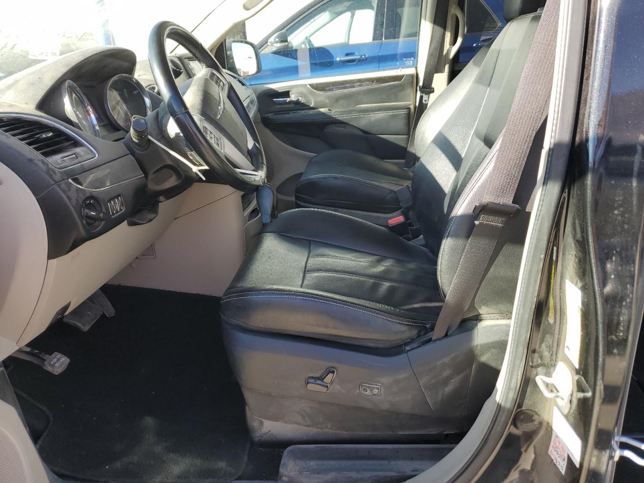 2014 Chrysler Town & Country VIN 2C4RC1BG3ER324118 Copart auction photo, front end damage thumbnail 7